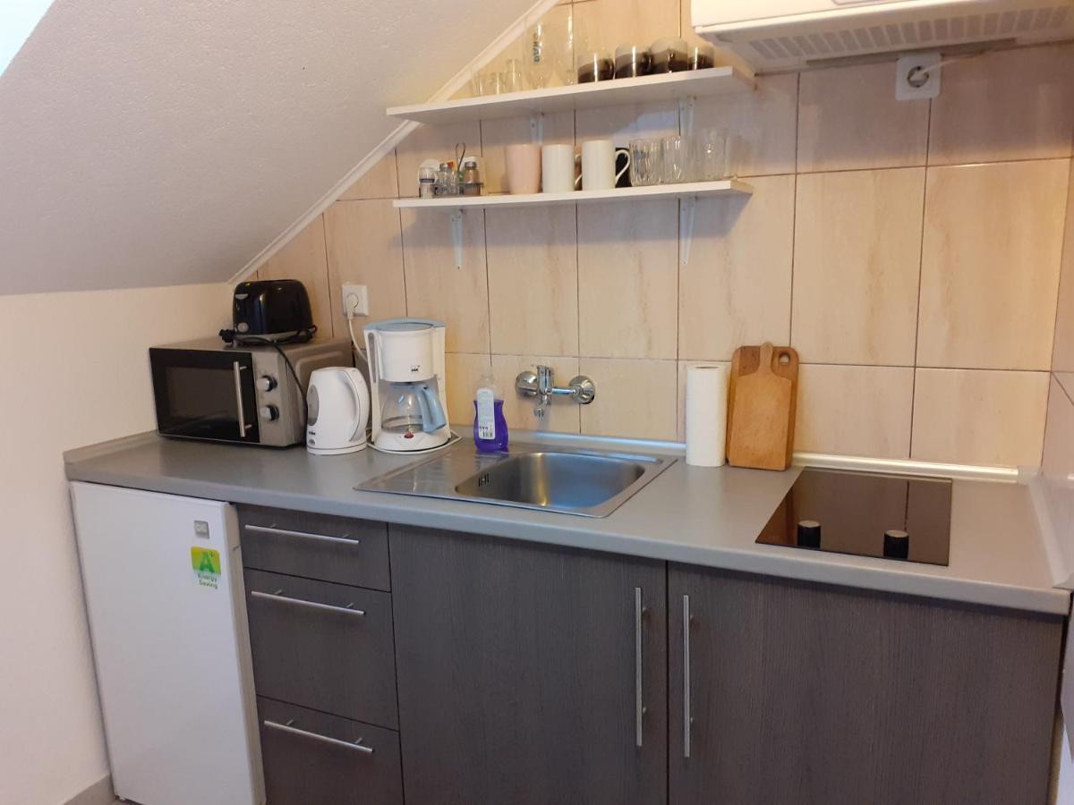 Guesthouse Blazenka Hodak เซลิสเต เดรซิสโก ภายนอก รูปภาพ
