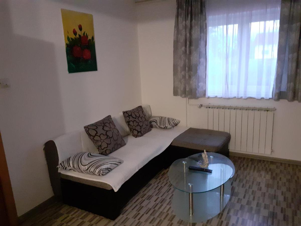 Guesthouse Blazenka Hodak เซลิสเต เดรซิสโก ภายนอก รูปภาพ