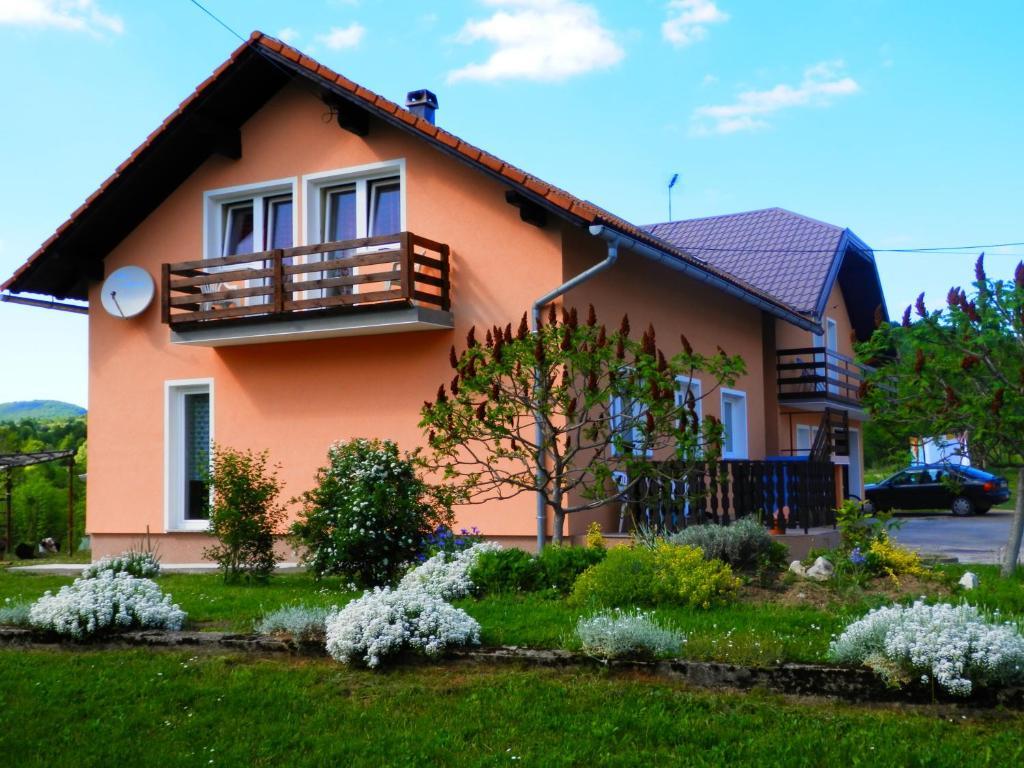 Guesthouse Blazenka Hodak เซลิสเต เดรซิสโก ภายนอก รูปภาพ