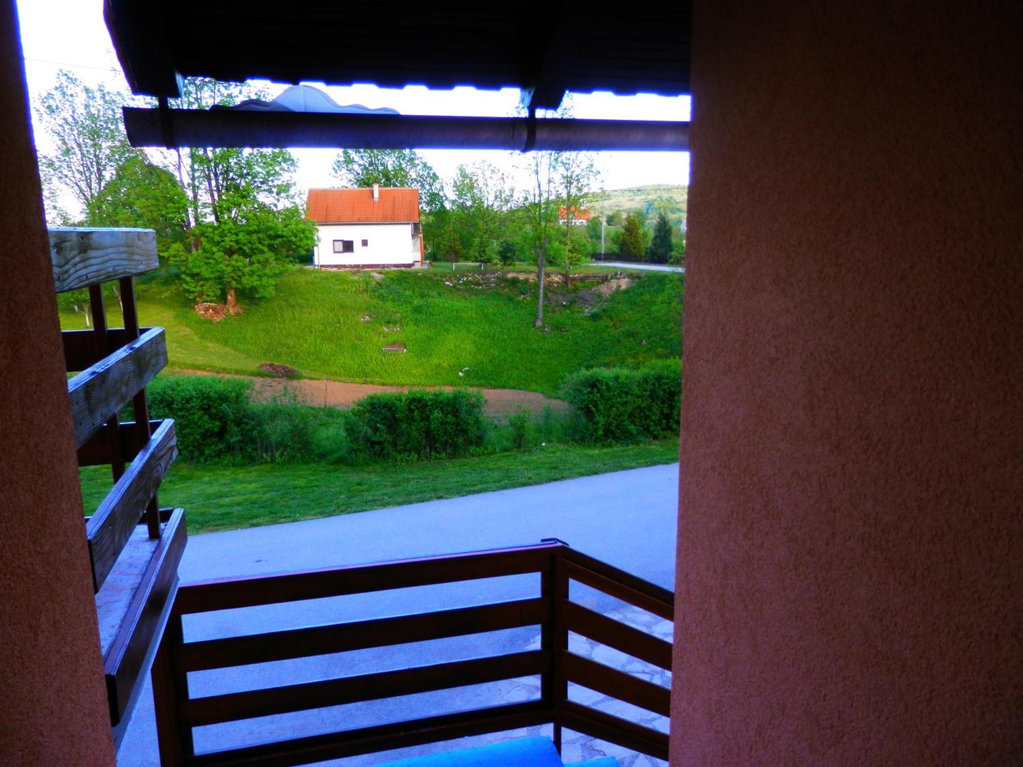 Guesthouse Blazenka Hodak เซลิสเต เดรซิสโก ภายนอก รูปภาพ