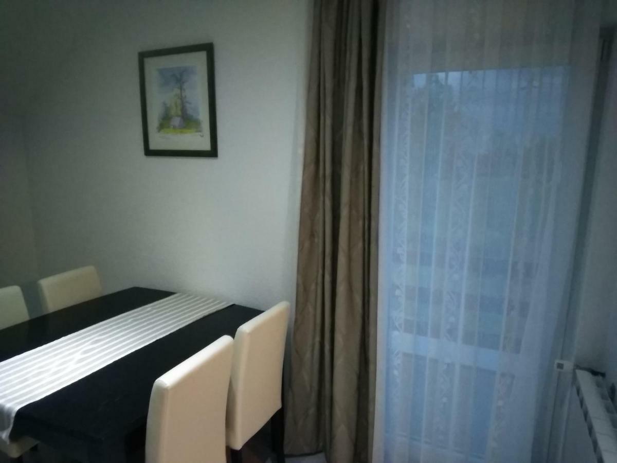Guesthouse Blazenka Hodak เซลิสเต เดรซิสโก ภายนอก รูปภาพ