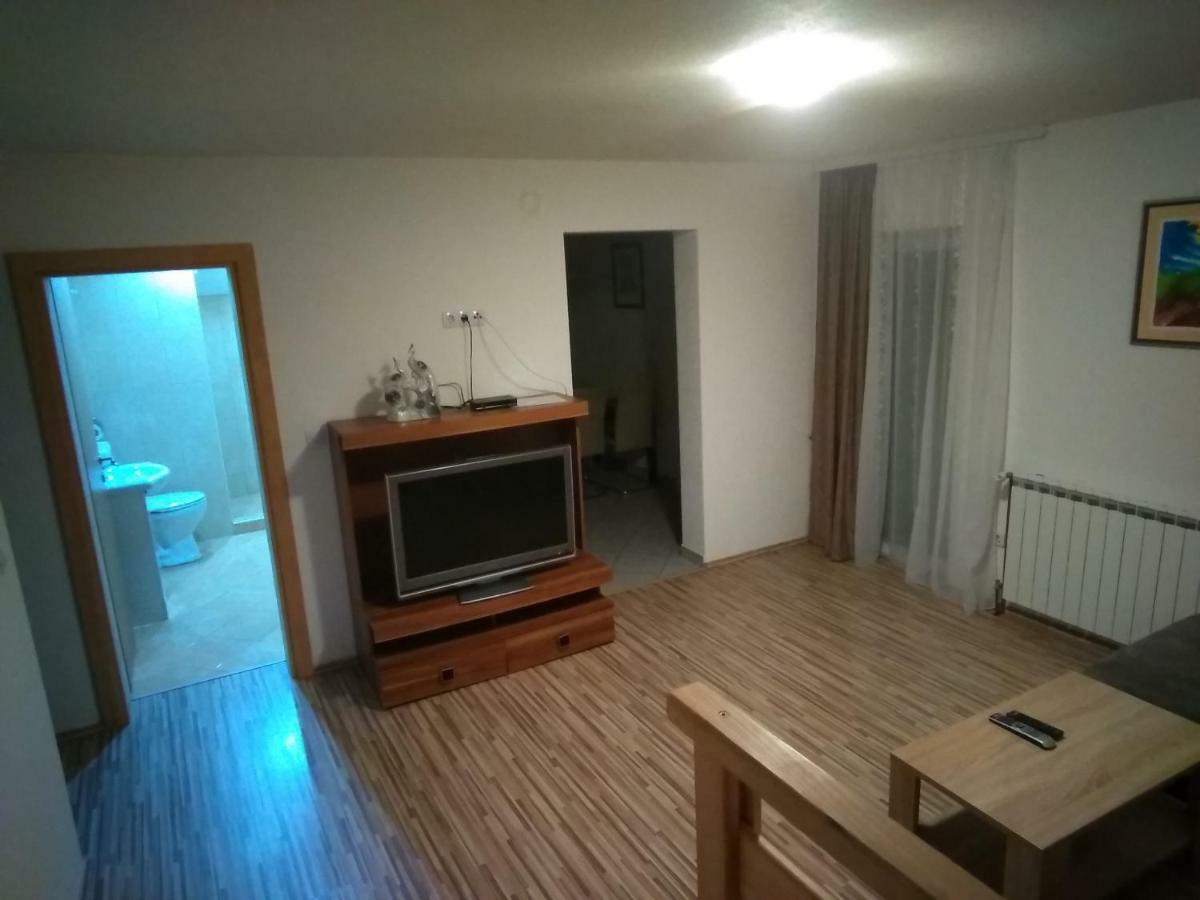 Guesthouse Blazenka Hodak เซลิสเต เดรซิสโก ภายนอก รูปภาพ