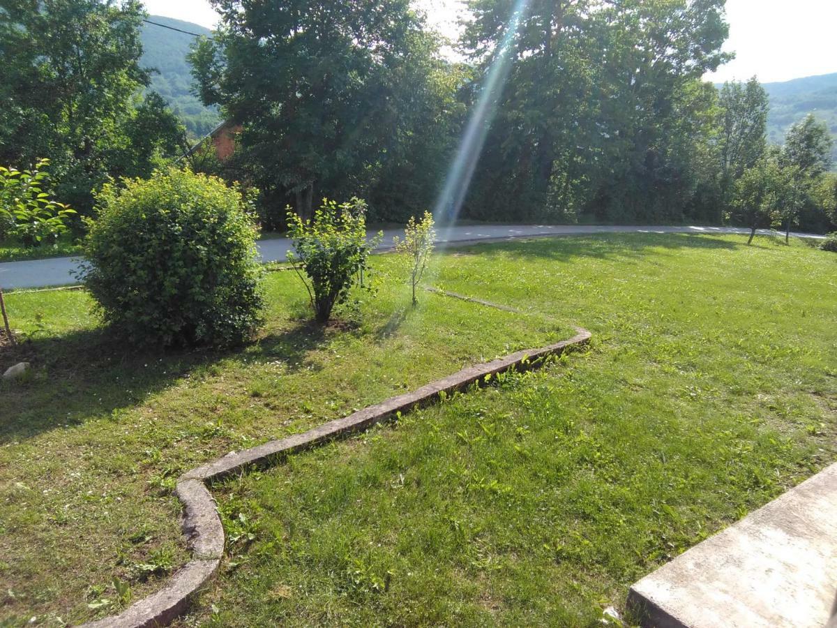 Guesthouse Blazenka Hodak เซลิสเต เดรซิสโก ภายนอก รูปภาพ