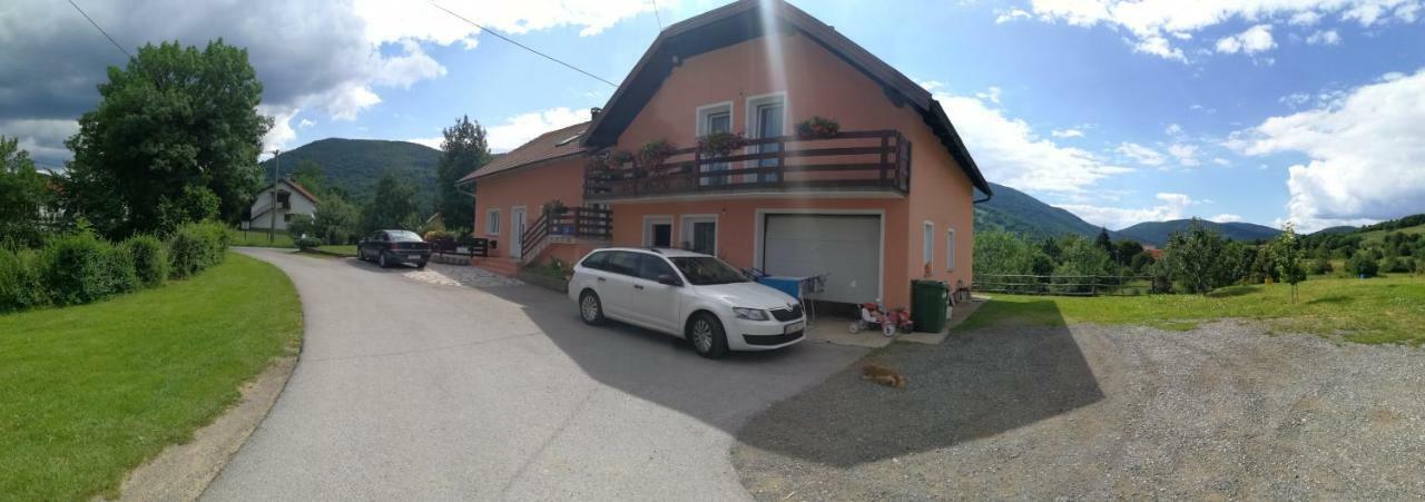 Guesthouse Blazenka Hodak เซลิสเต เดรซิสโก ภายนอก รูปภาพ