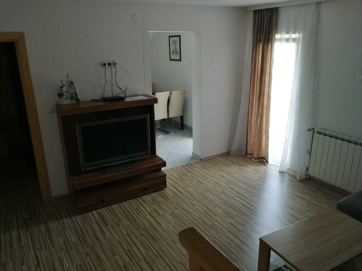 Guesthouse Blazenka Hodak เซลิสเต เดรซิสโก ภายนอก รูปภาพ